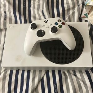Ill be selling this Xbox Series X that i no longer need